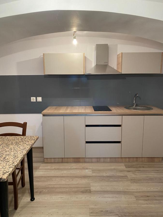 Hidden Gem Apartment In The Center Of The City Brasov Ngoại thất bức ảnh